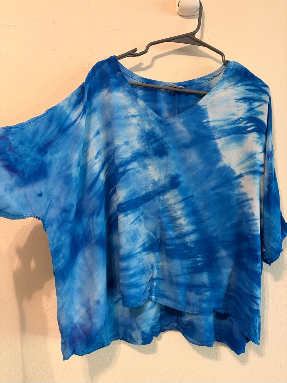Women's Blue Tie-Dye V-Neck Tunic Top - Picture 3 of 4